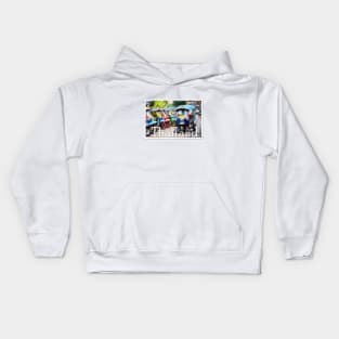 'Thailand' text over an illustration of colorful Thai Tuk-Tuks. Kids Hoodie